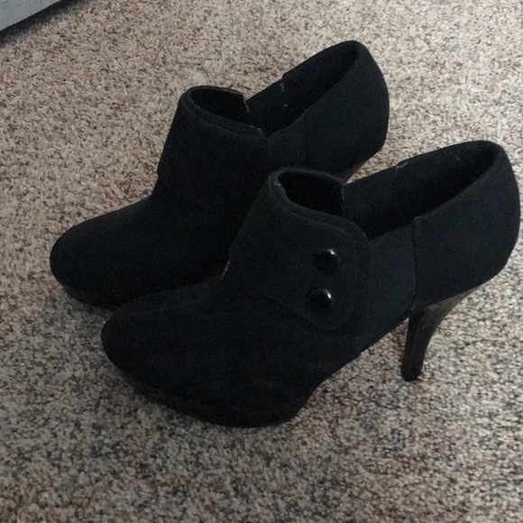 Heels - Picture 2 of 2